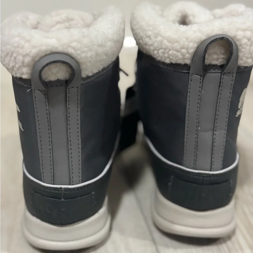New - Size 11 - Sorel Explorer Carnival Waterproof - Gray and White Winter Boots